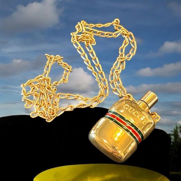 Gucci Vintage Gold Pendant Perfume Necklace - Picture 1 of 8